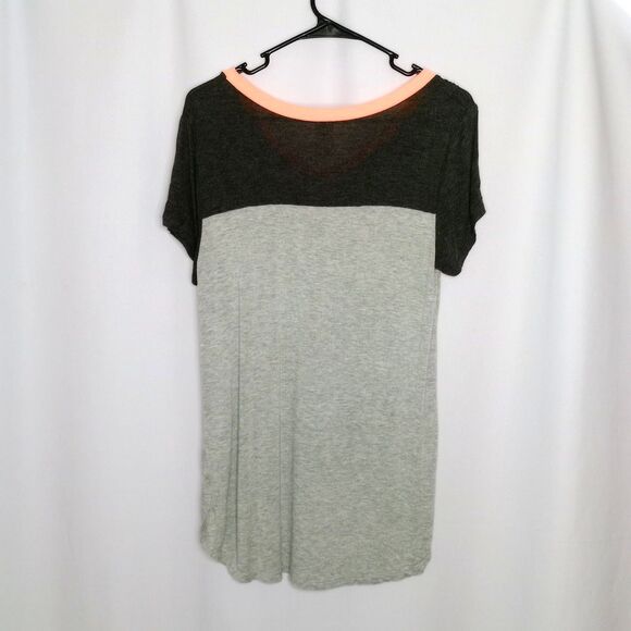 ⭐ Messy Buns Lazy Days High Low Lightweight Graphic T-Shirt Short Sleeves Med - Picture 2 of 7